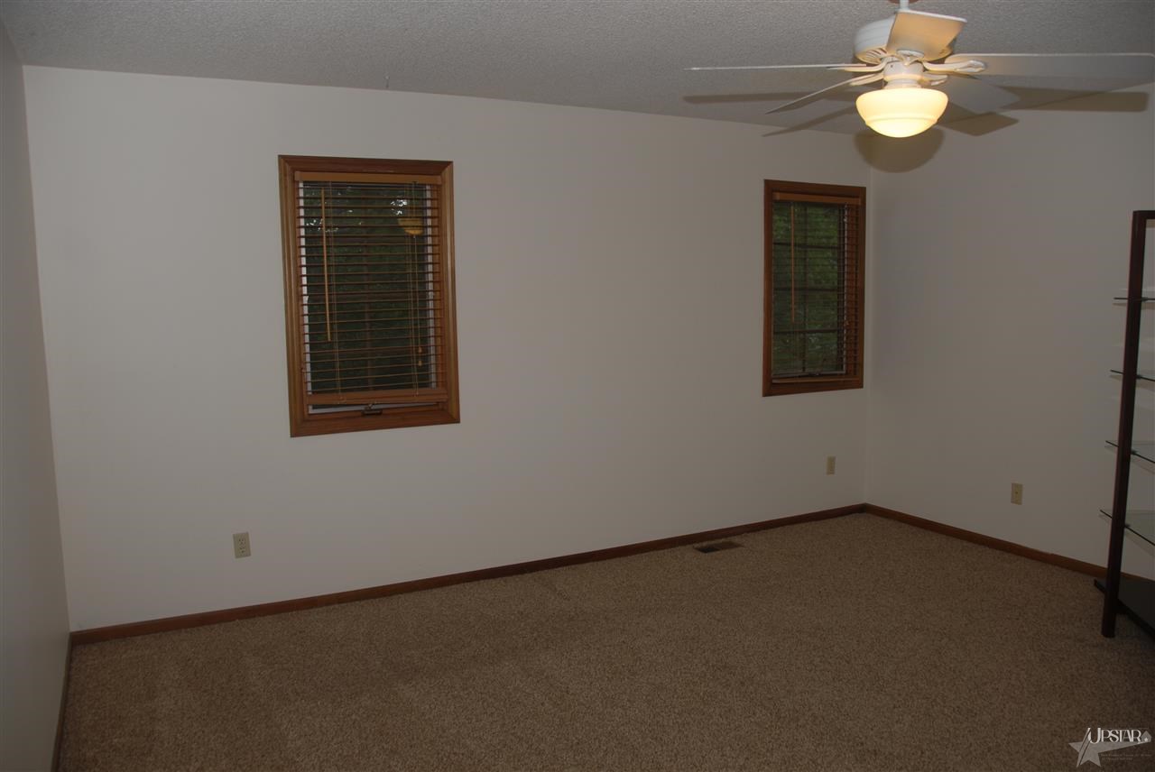 4303 Locust Spring Place Fort Wayne, IN 46804 - Photo 18 of 23 Gallery Image 18