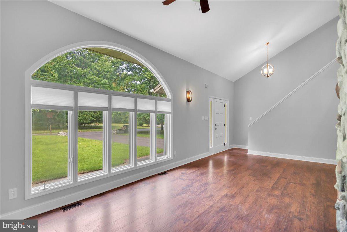 2 Old Landing Road Mantua, NJ 08051 - Photo 4 of 36 Gallery Image 4