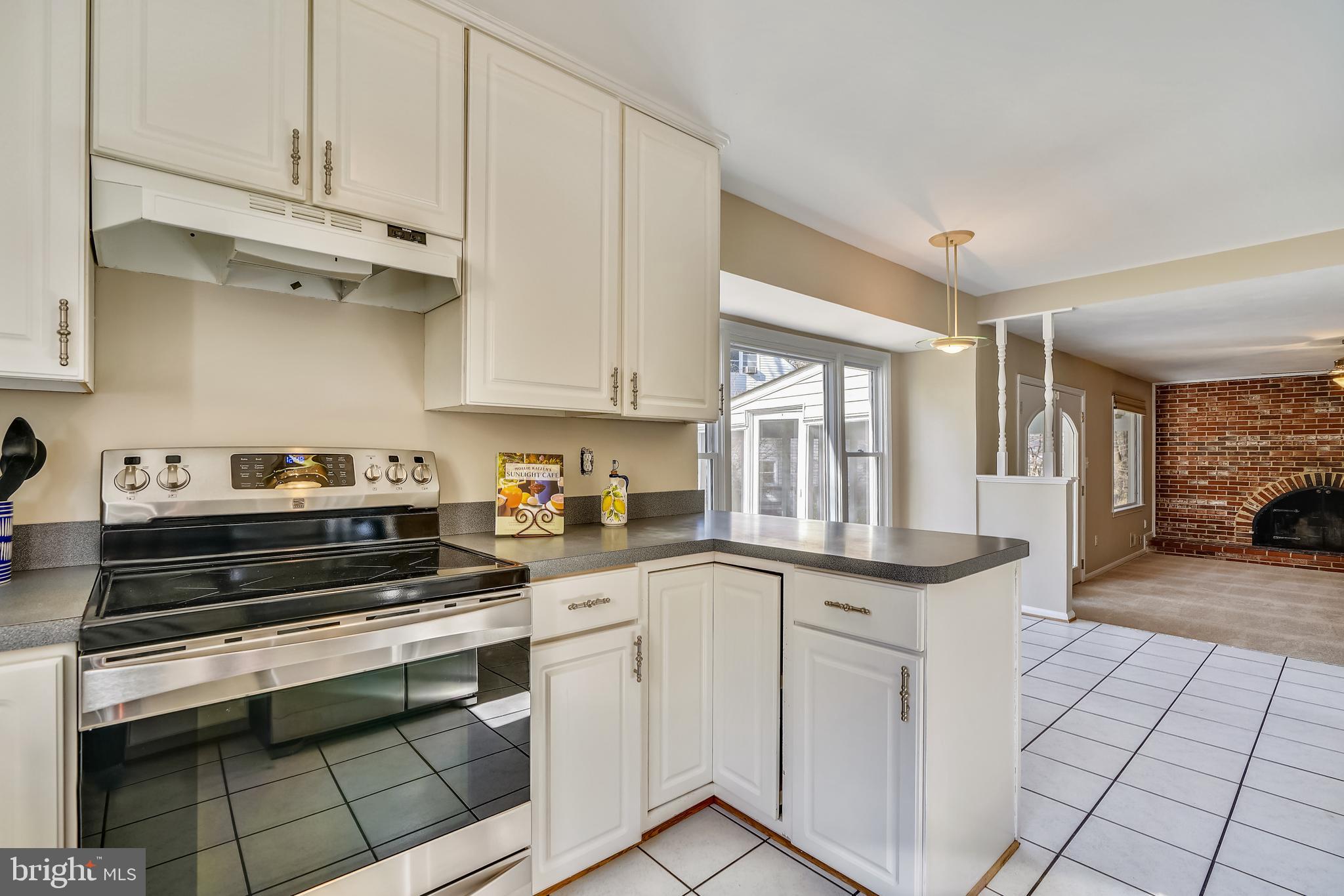 9354 Mellenbrook Road Columbia, MD 21045 - Photo 8 of 36 Updated kitchen