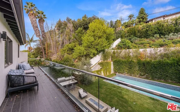 $24,950 | 2408 Castle Heights Avenue, Los Angeles, CA 90034