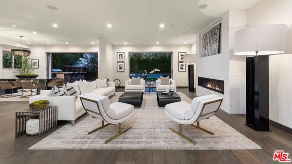 $24,950 | 2408 Castle Heights Avenue, Los Angeles, CA 90034
