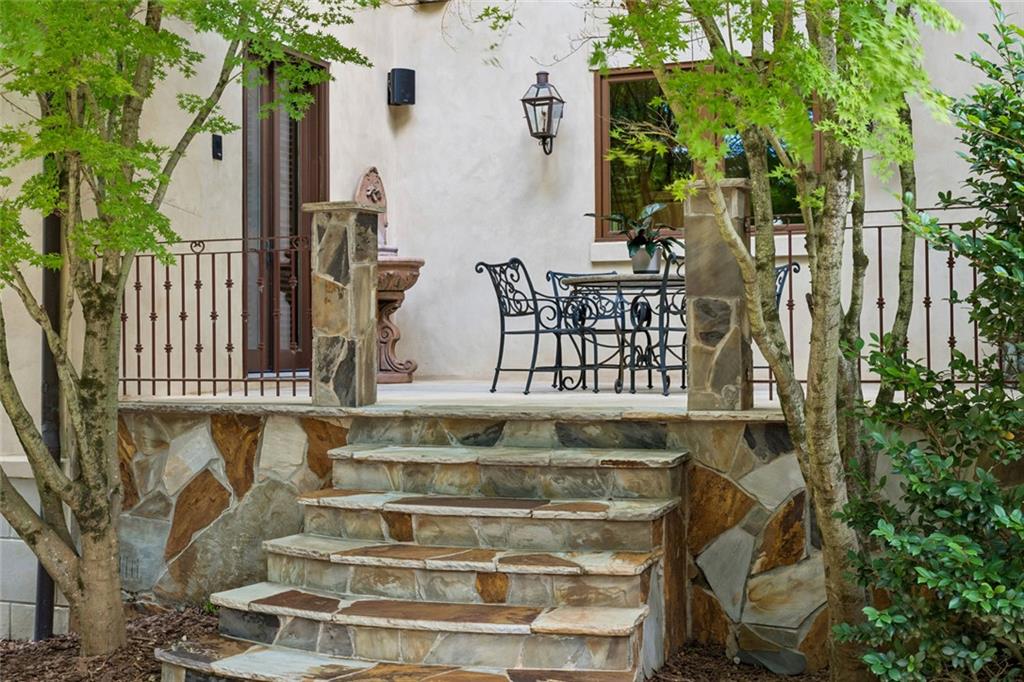 72 Blackland Road Northwest Atlanta, GA 30342 - Photo 37 of 137