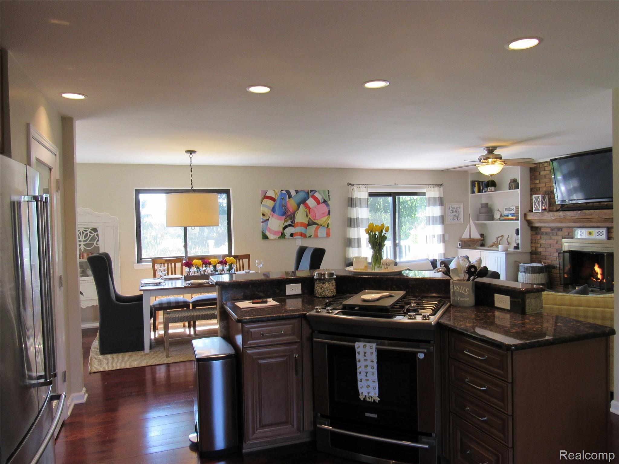 36228 Smithfield Road Farmington, MI 48335 - Photo 8 of 67 IMG_1101.JPG