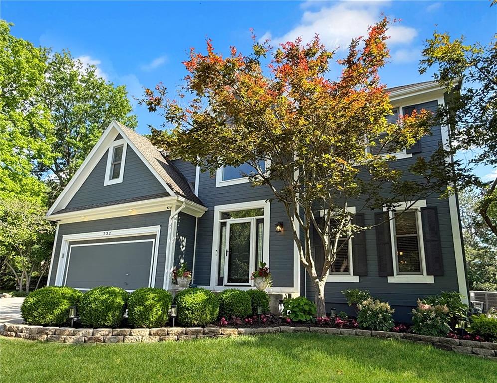 232 Southwest Winterpark Circle Lee's Summit, MO 64081 - Photo 2 of 4