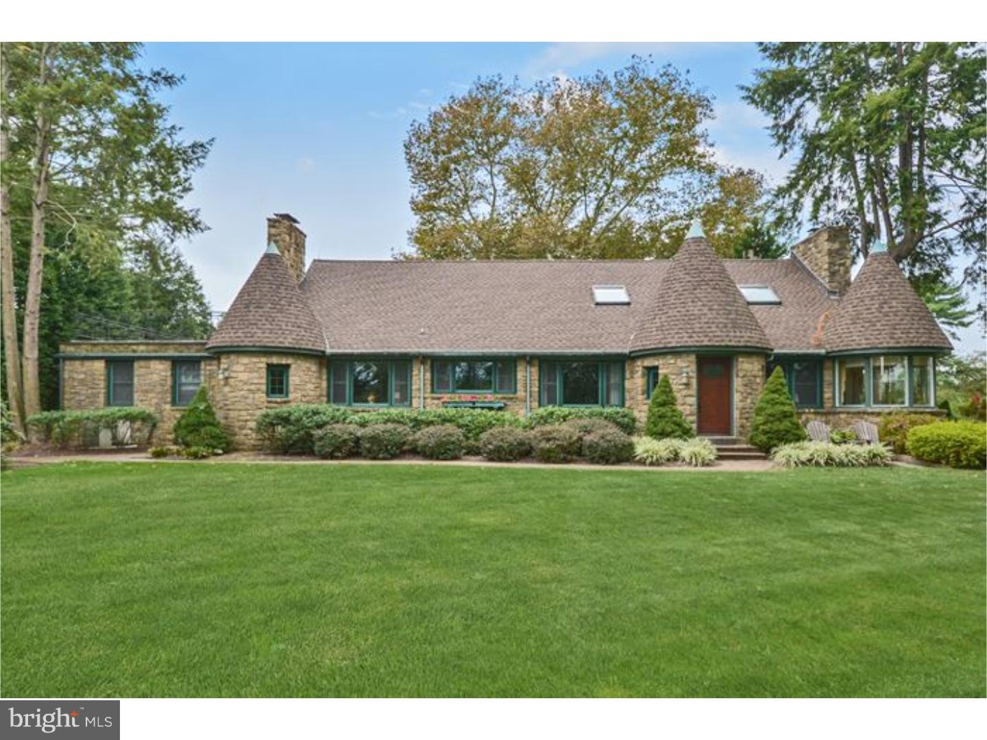 585 River Road Yardley, PA 19067 - Photo 1 of 25 Exterior Front