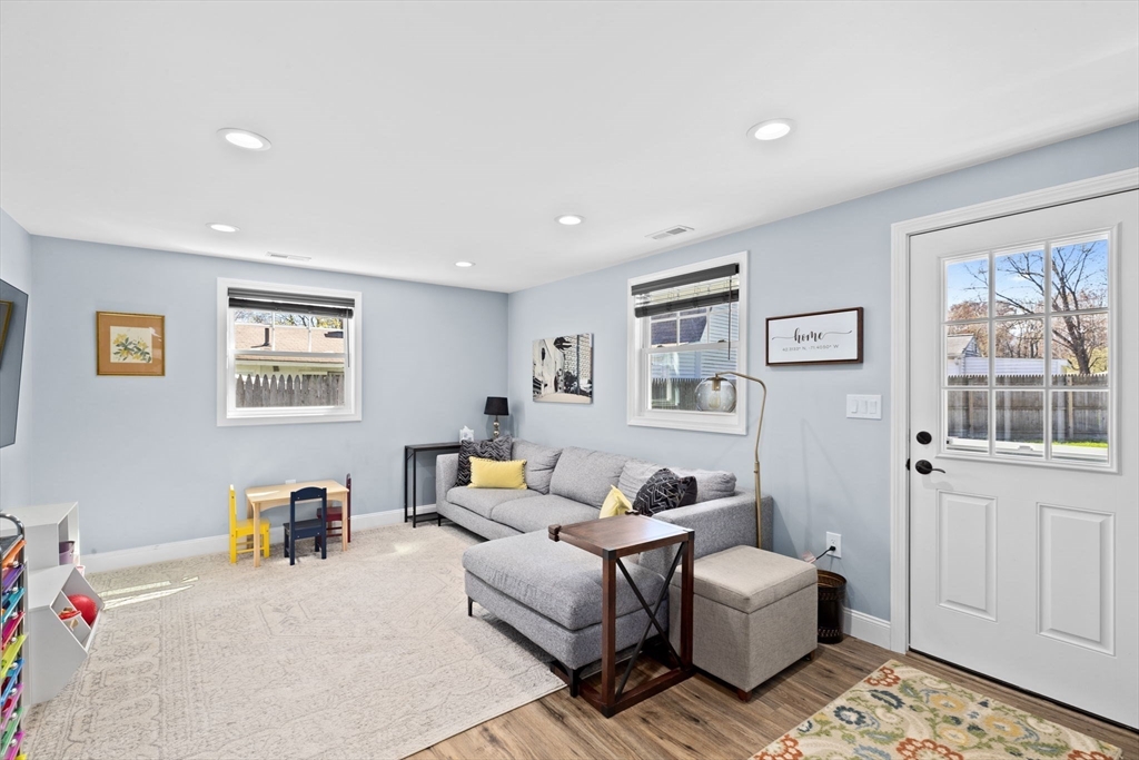 14 Carver Road Framingham, MA 01701 - Photo 18 of 40 Gallery Image 18