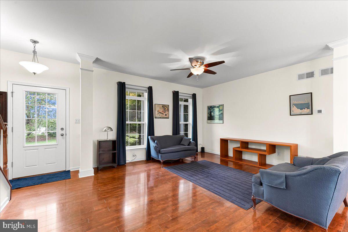 365 Nottingham Road Nottingham, PA 19362 - Photo 5 of 38 Bright and inviting living space.