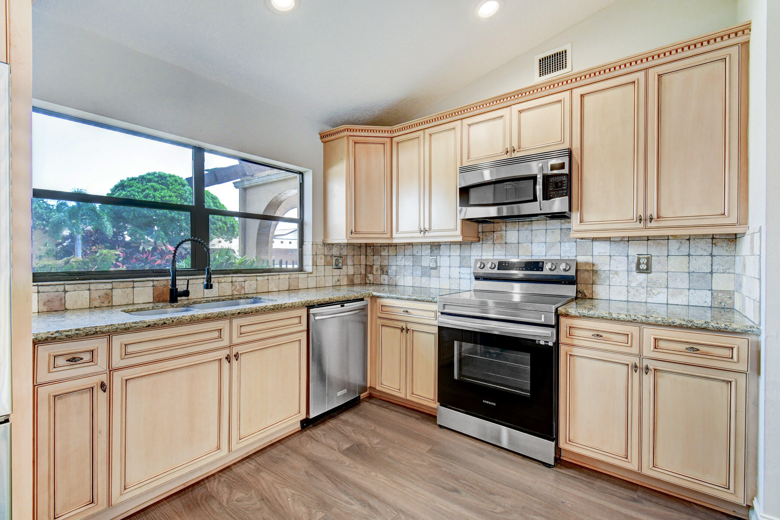7619 Solimar Circle Boca Raton, FL 33433 - Photo 17 of 36 7619 Solimar Circle