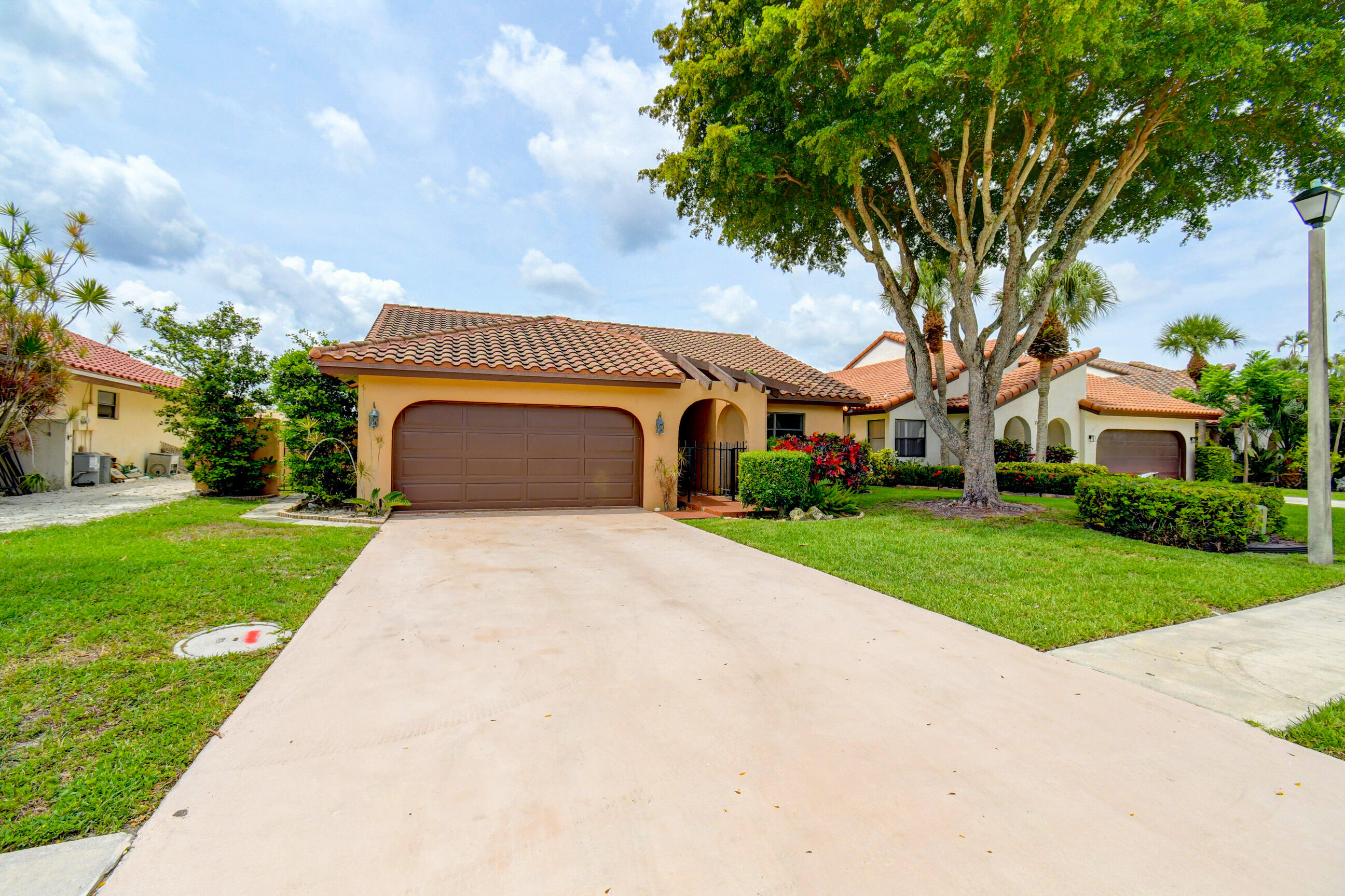 7619 Solimar Circle Boca Raton, FL 33433 - Photo 3 of 36 7619 Solimar Circle