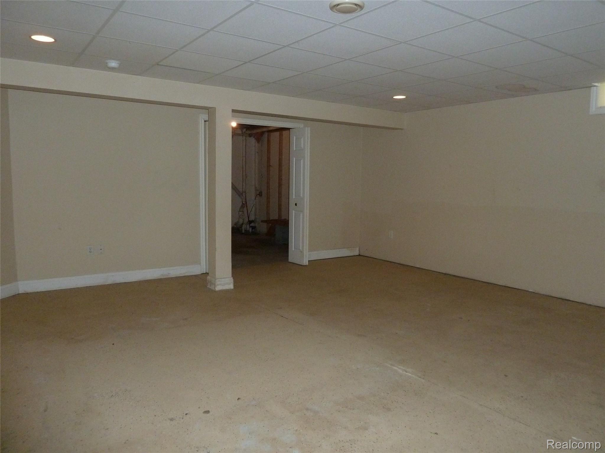 18530 East 14 Mile Road, Unit B5 Fraser, MI 48026 - Photo 9 of 10 P1010397.JPG