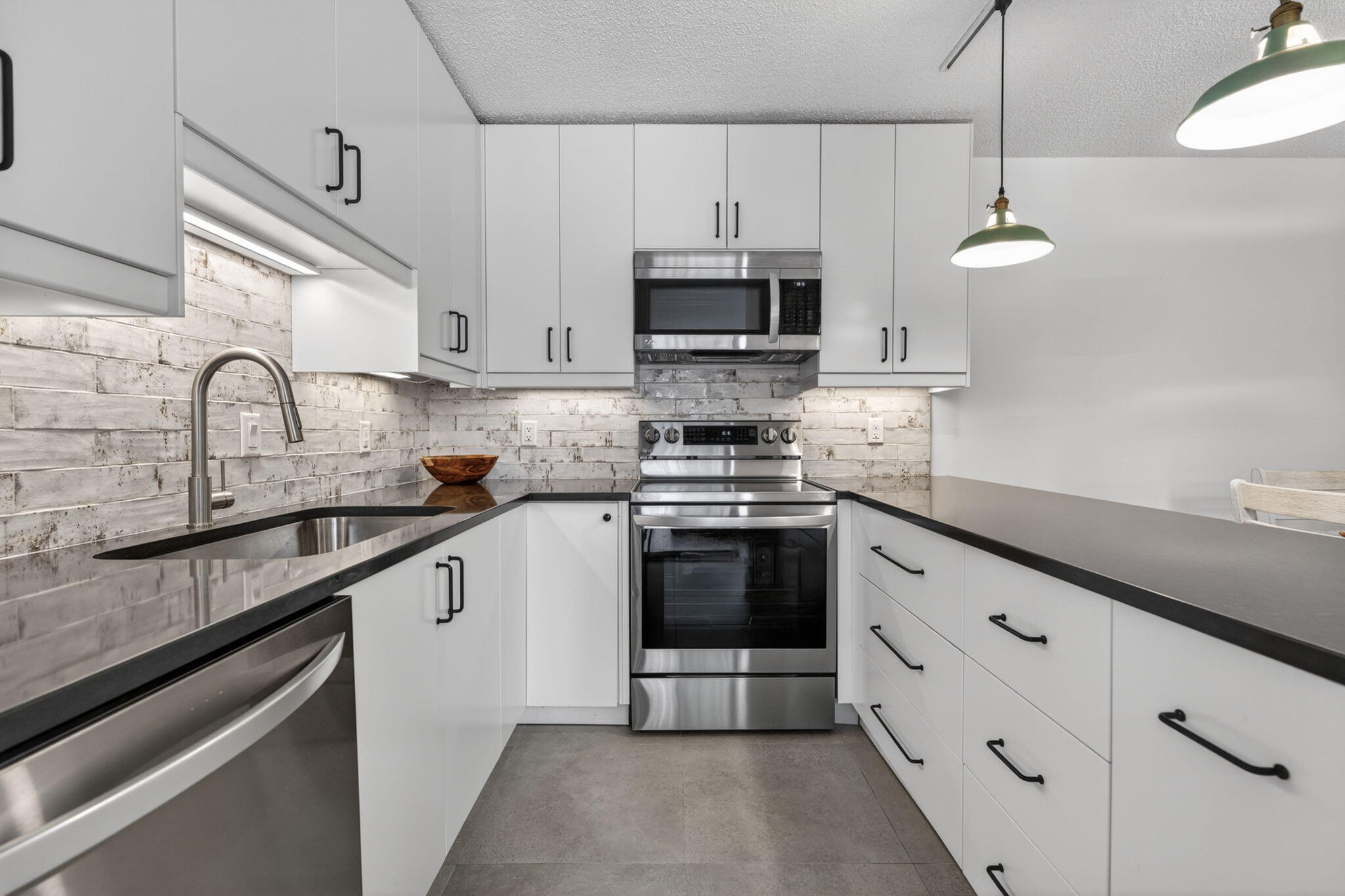 825 Center Street, Unit 32B Jupiter, FL 33458 - Photo 10 of 24 23-web-or-mls-_MLP6458