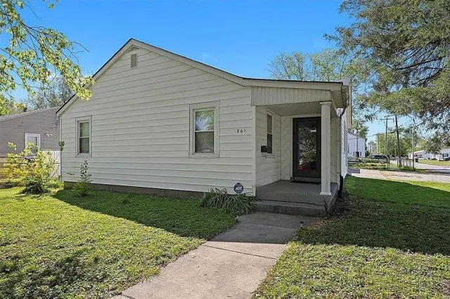 $85,000 | 861 Pershing Street, East St. Louis, IL 62203