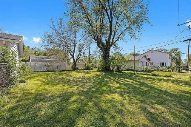 $85,000 | 861 Pershing Street, East St. Louis, IL 62203