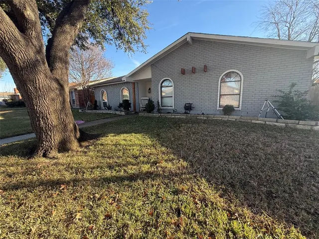 $2,350 | 2104 Victoria Road, Carrollton, TX 75007