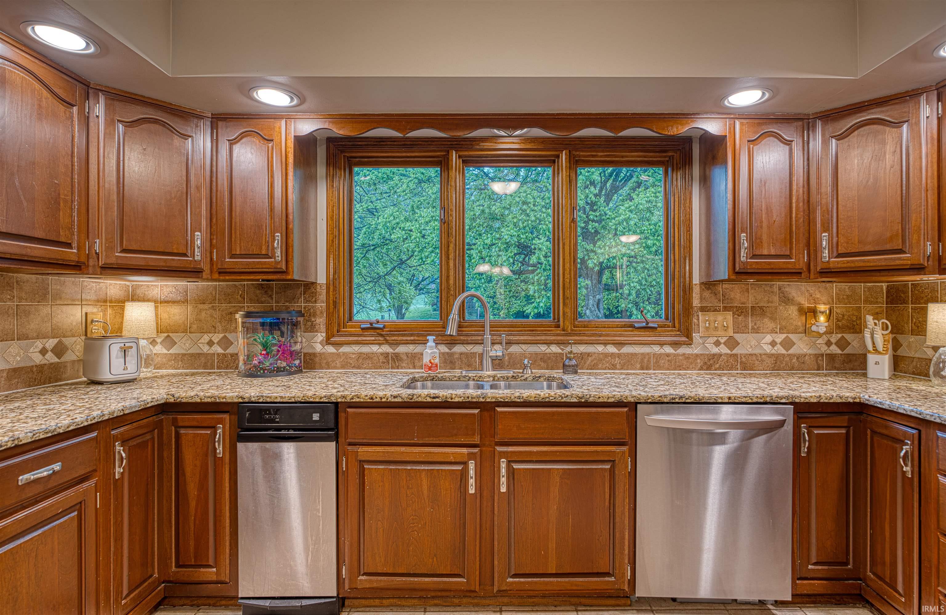 1611 Westminster Road Evansville, IN 47725 - Photo 24 of 36