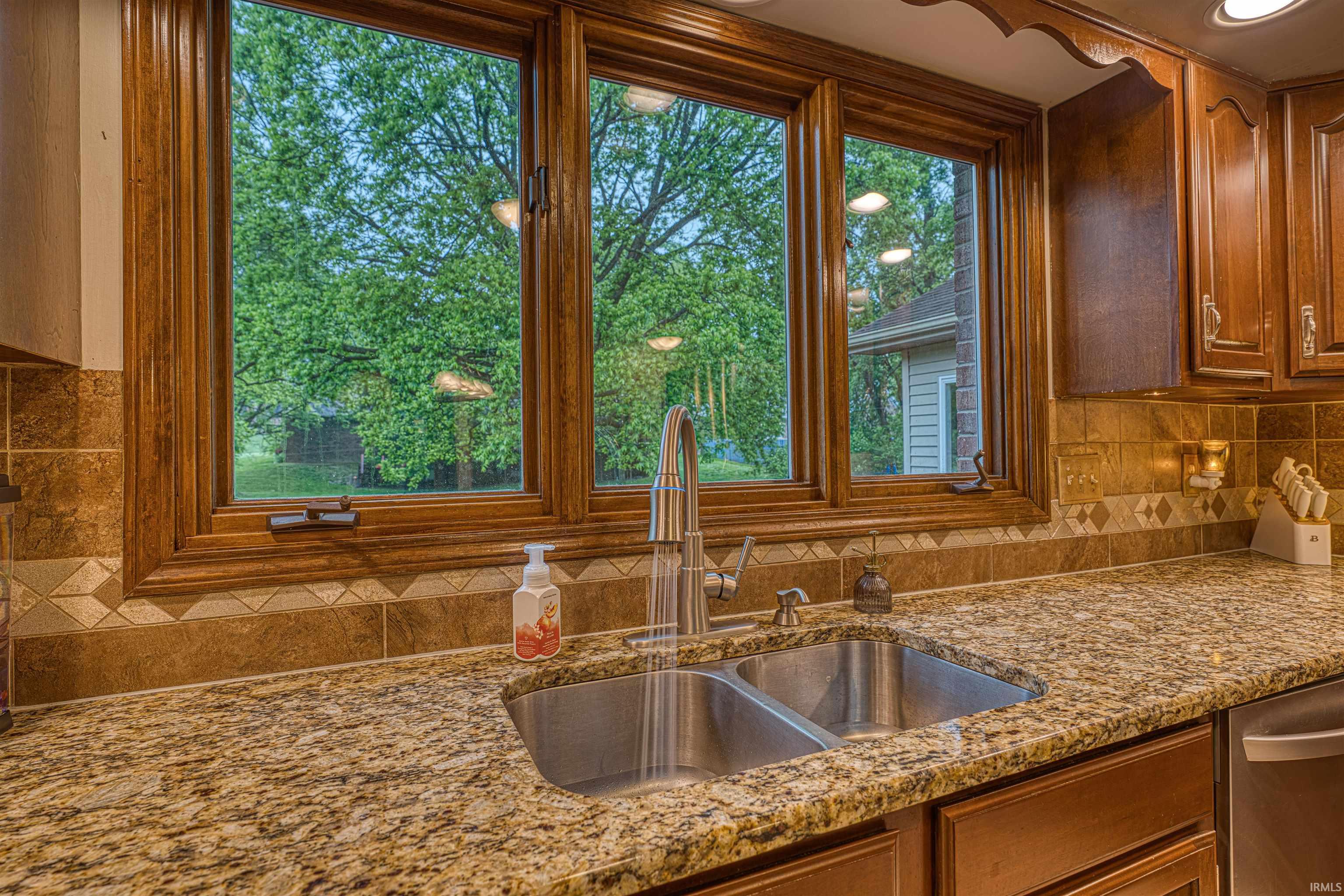 1611 Westminster Road Evansville, IN 47725 - Photo 27 of 36