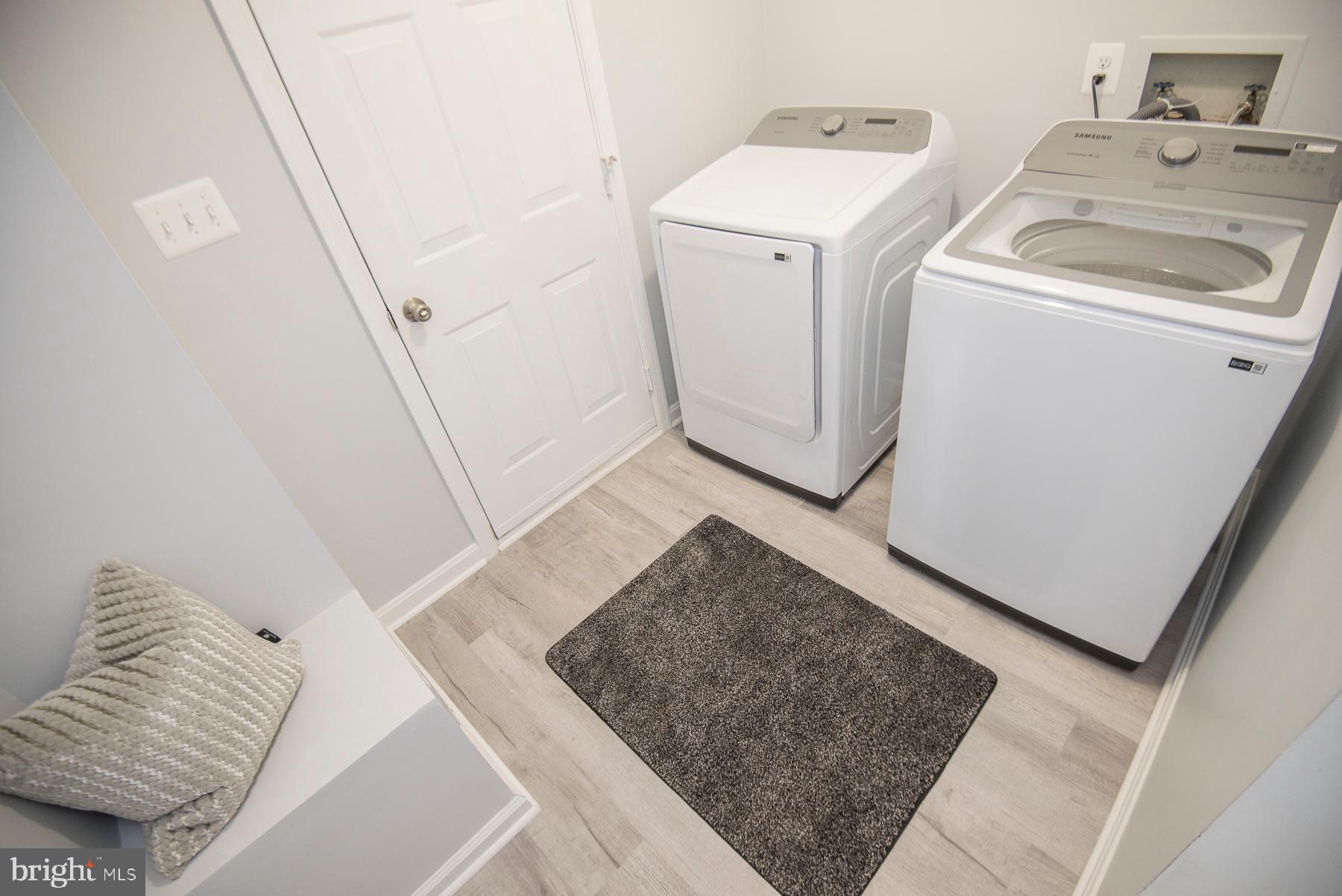 5627 Gunner Run Road Churchton, MD 20733 - Photo 34 of 81 Mud/Laundry room, new washer and dryer