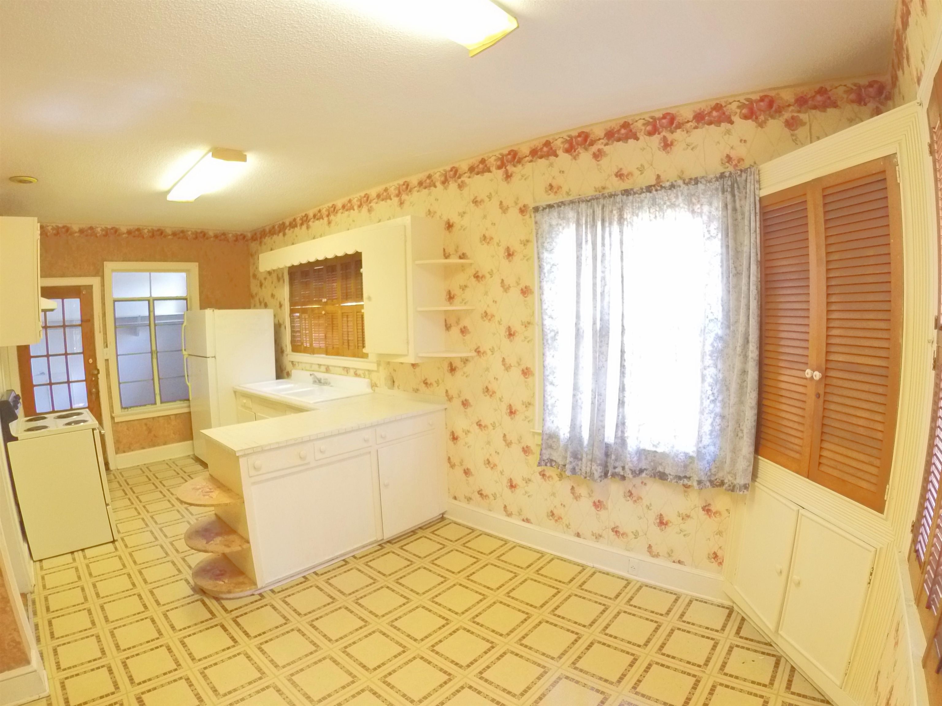175 North Highpoint Road Spartanburg, SC 29301 - Photo 6 of 29