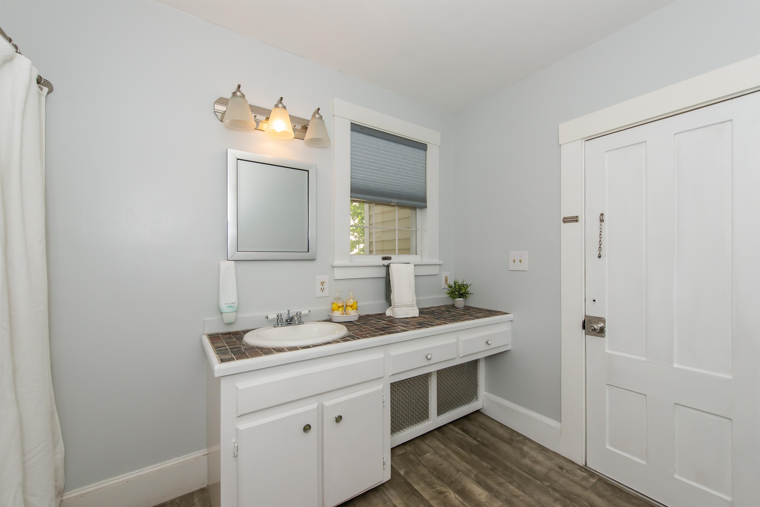 6 Pleasant Street Rochester, NH 03867 - Photo 19 of 37