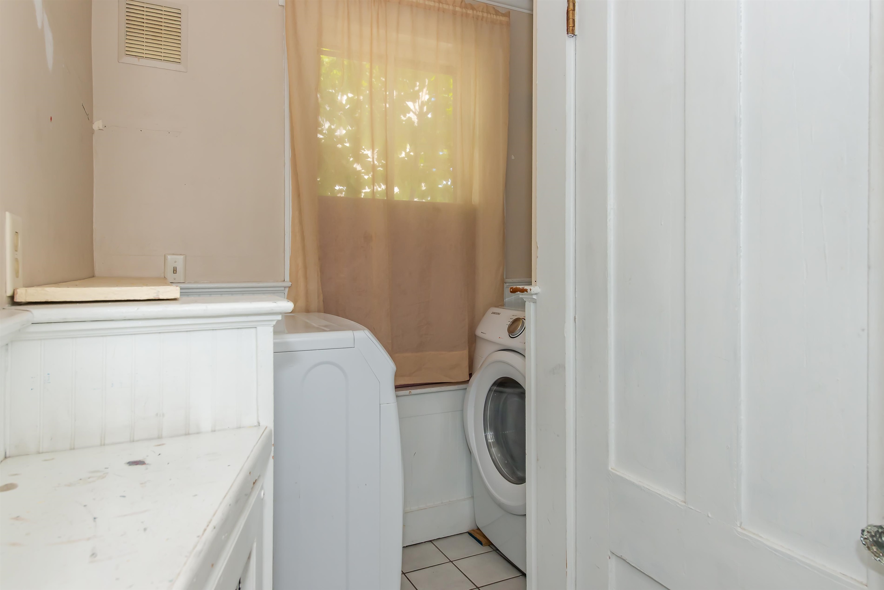 6 Pleasant Street Rochester, NH 03867 - Photo 20 of 37