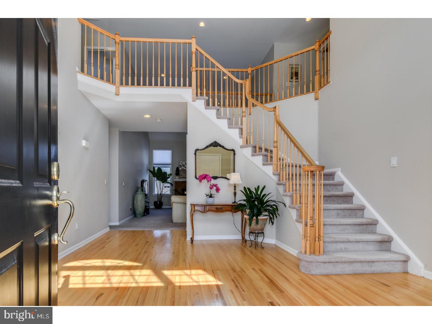 29 Zaitz Farm Road Princeton Junction, NJ 08550 - Photo 2 of 25 Foyer
