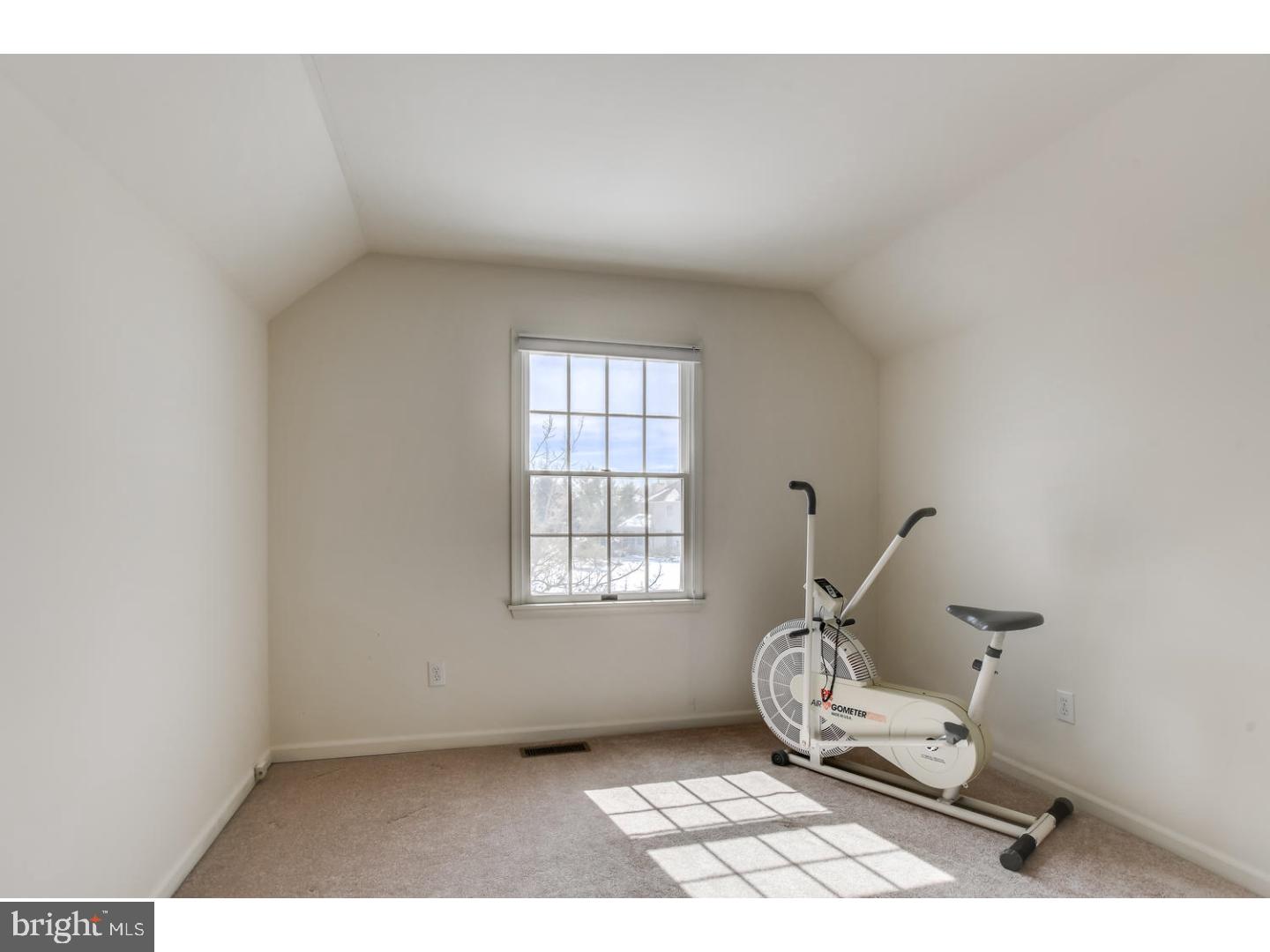 29 Zaitz Farm Road Princeton Junction, NJ 08550 - Photo 18 of 25 Office / Study
