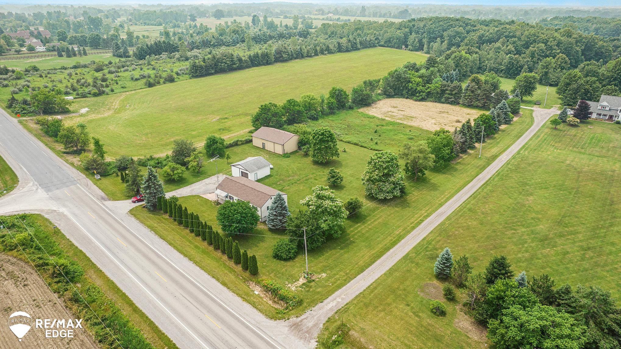4244 South Irish Road Davison, MI 48423 - Photo 2 of 21