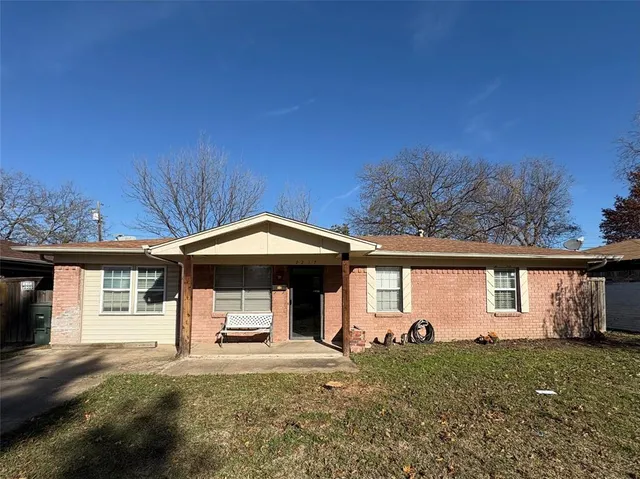 $2,100 | 2217 Linwood Lane, Irving, TX 75061