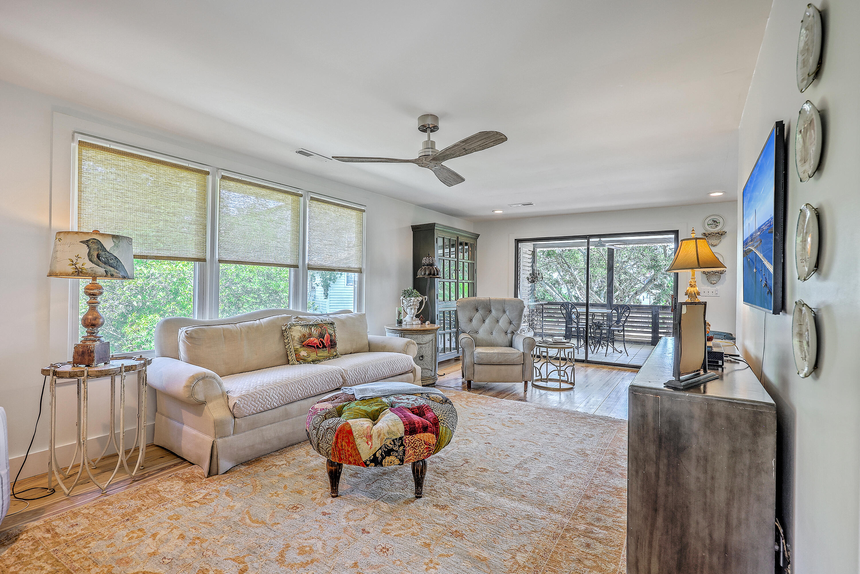 918 West Oceanview Road Charleston, SC 29412 - Photo 15 of 44 living