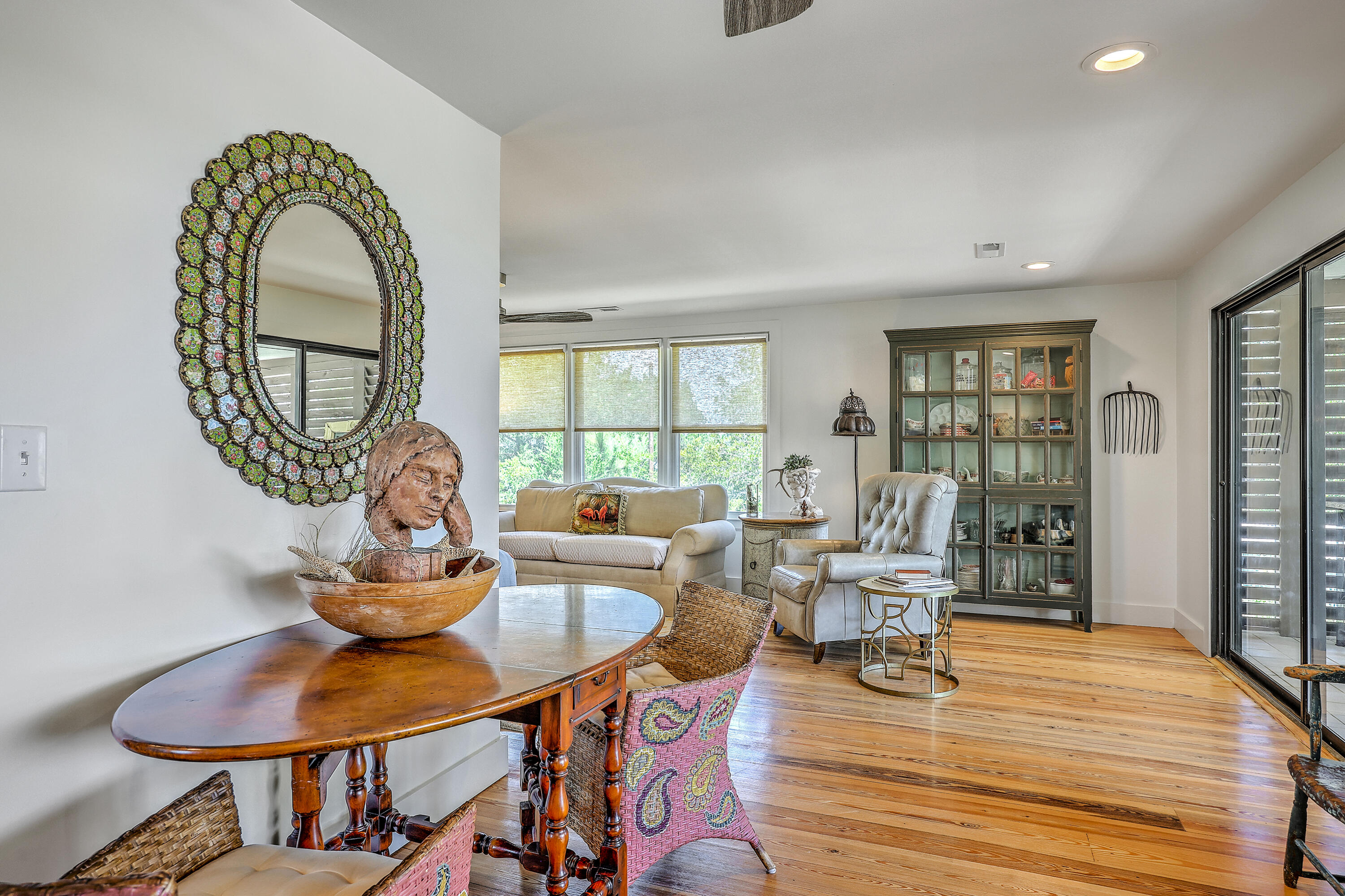 918 West Oceanview Road Charleston, SC 29412 - Photo 18 of 44 dining