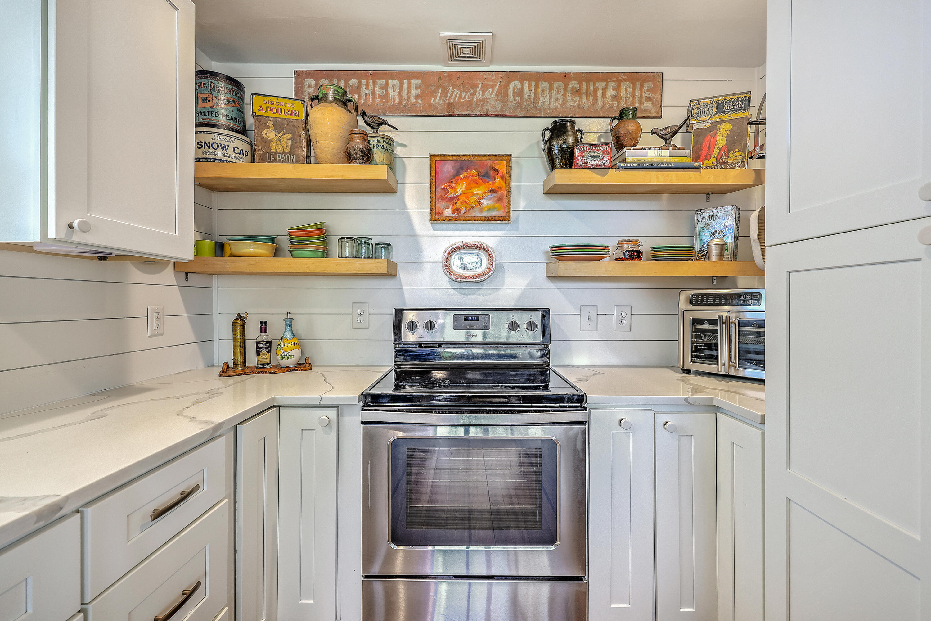 918 West Oceanview Road Charleston, SC 29412 - Photo 20 of 44 stove
