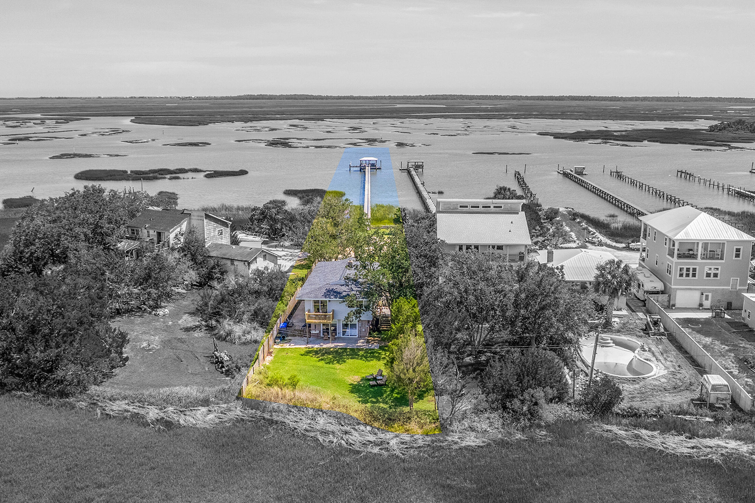 918 West Oceanview Road Charleston, SC 29412 - Photo 2 of 44 black white