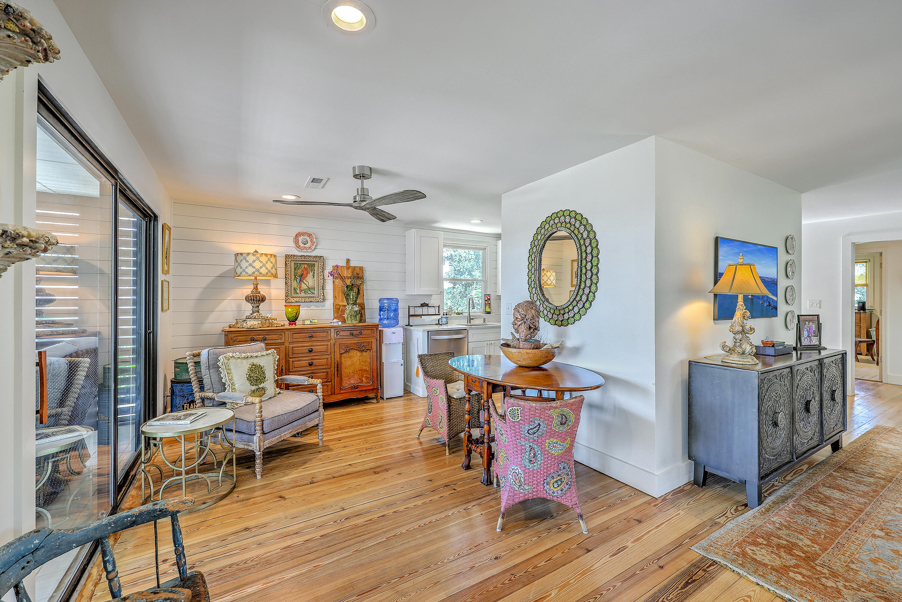 918 West Oceanview Road Charleston, SC 29412 - Photo 33 of 44 dining area