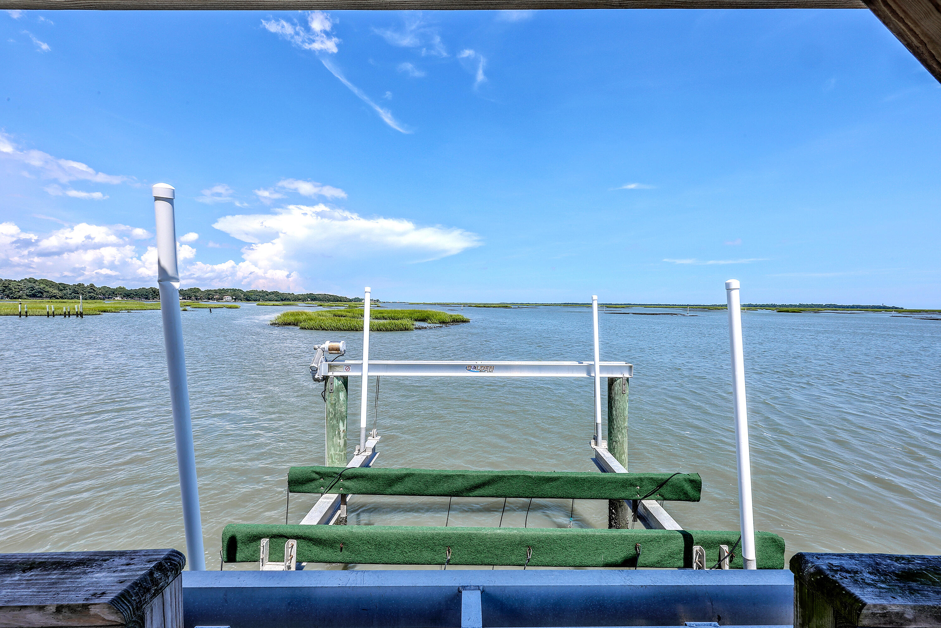918 West Oceanview Road Charleston, SC 29412 - Photo 8 of 44 boat lift