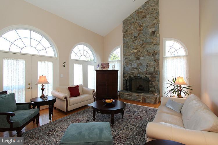 12208 Falls Road Potomac, MD 20854 - Photo 25 of 30 Family Room