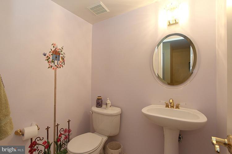 12208 Falls Road Potomac, MD 20854 - Photo 29 of 30 Bath