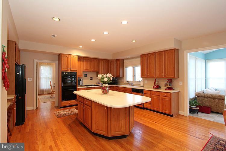 12208 Falls Road Potomac, MD 20854 - Photo 7 of 30 Kitchen