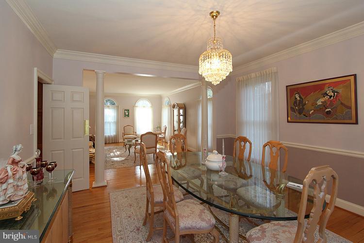 12208 Falls Road Potomac, MD 20854 - Photo 10 of 30 Dining Room