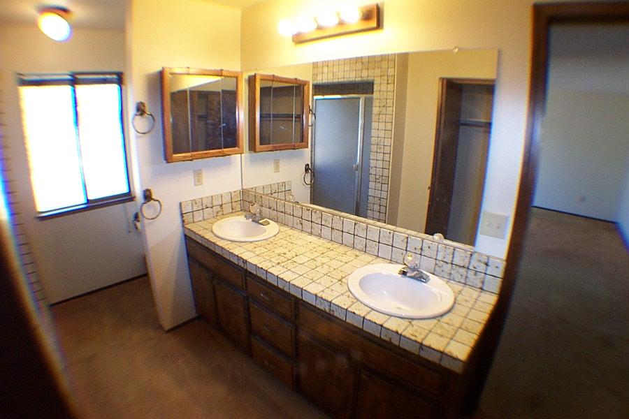 8779 Whispering Oaks Road Redding, CA 96002 - Photo 17 of 28 master bath