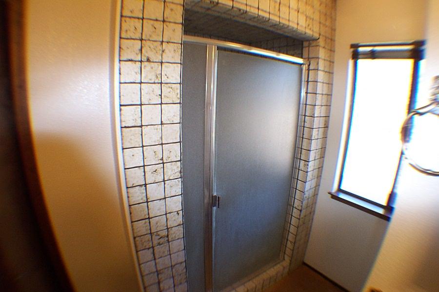 8779 Whispering Oaks Road Redding, CA 96002 - Photo 18 of 28 master bath