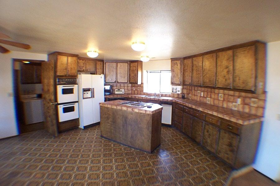 8779 Whispering Oaks Road Redding, CA 96002 - Photo 7 of 28 kitchen