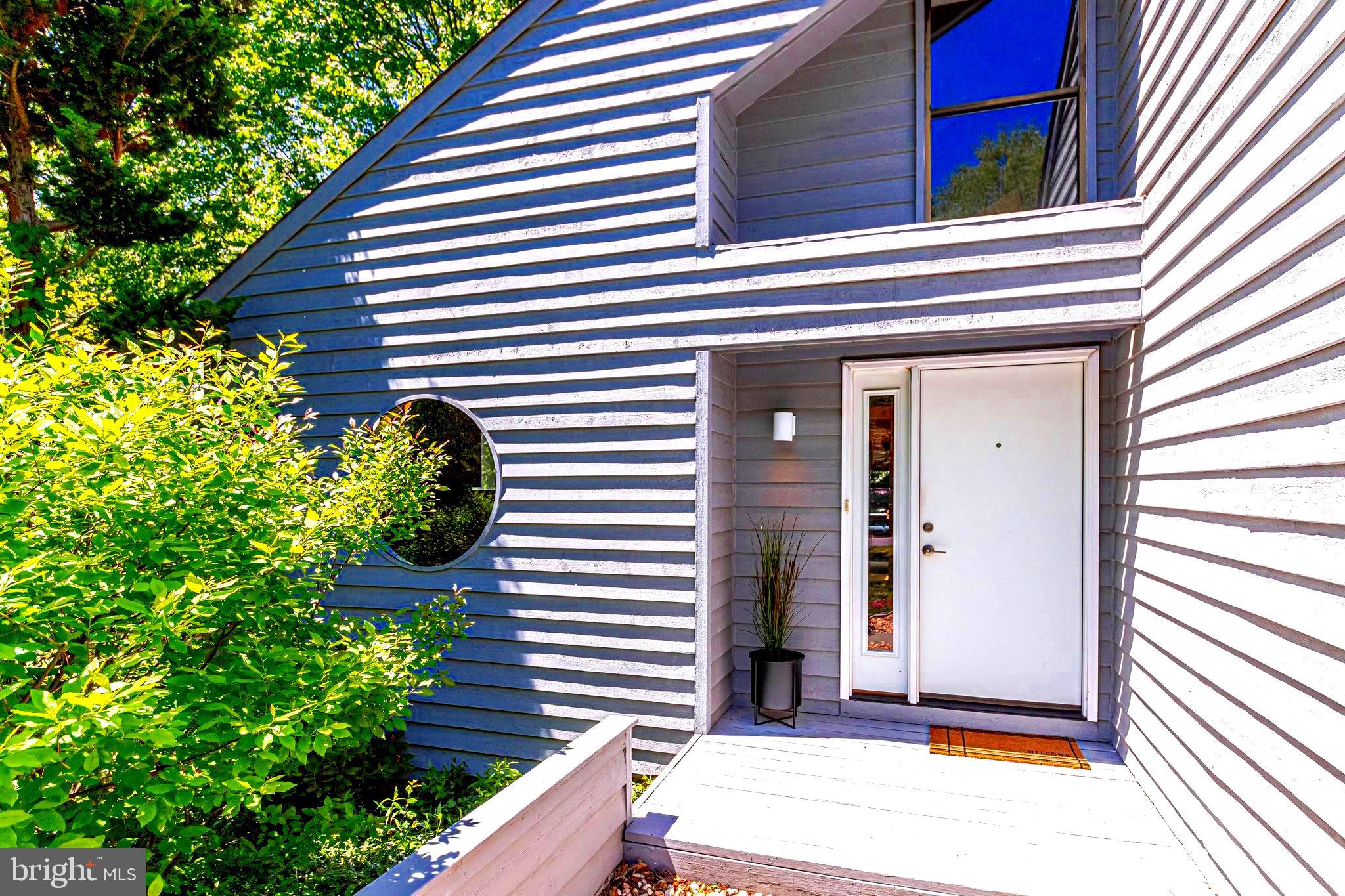 1656 Cedar Hollow Way Reston, VA 20194 - Photo 2 of 36 Entrance includes the infamous circular window...