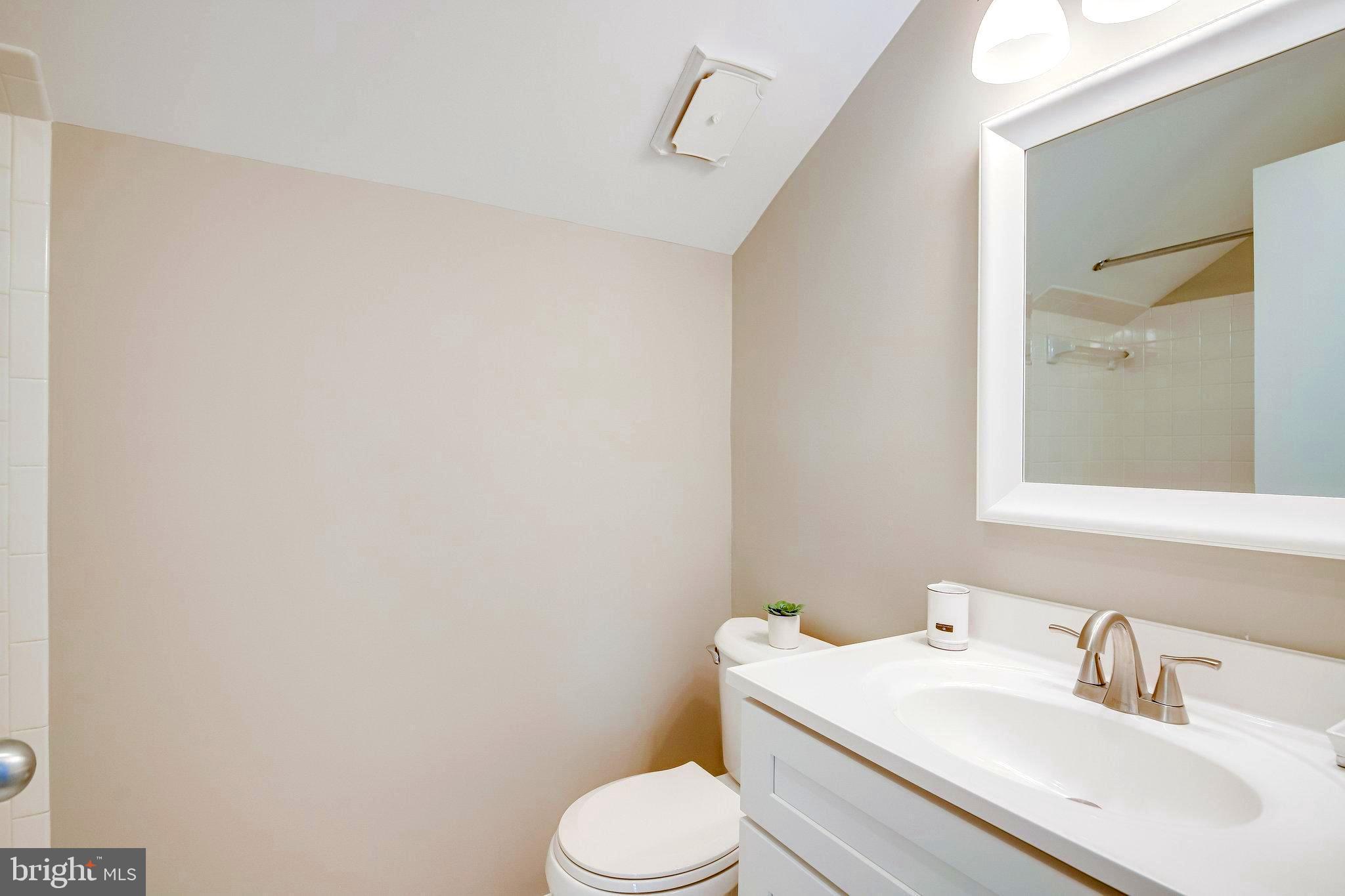 1656 Cedar Hollow Way Reston, VA 20194 - Photo 16 of 36 Full bath, updated vanity and lighting