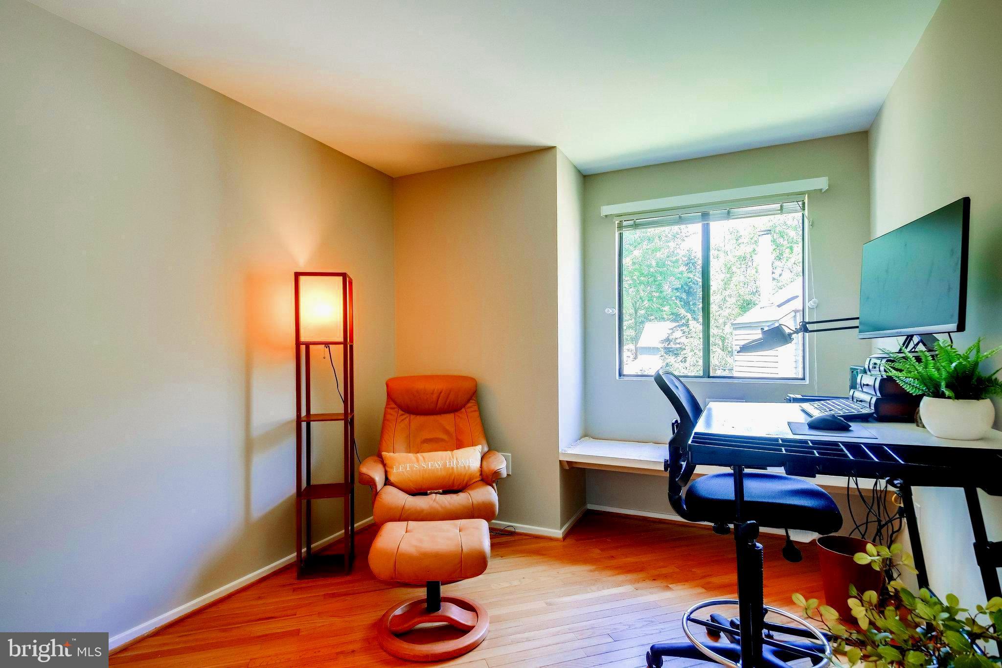 1656 Cedar Hollow Way Reston, VA 20194 - Photo 19 of 36 Main level bedroom with window seat...