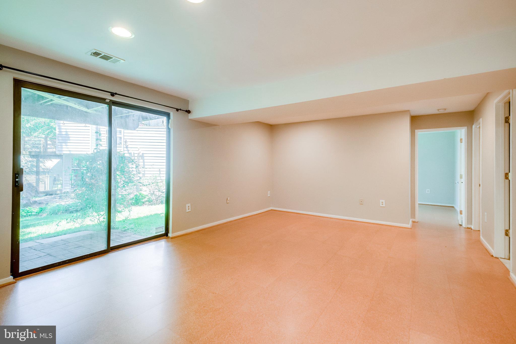 1656 Cedar Hollow Way Reston, VA 20194 - Photo 26 of 36