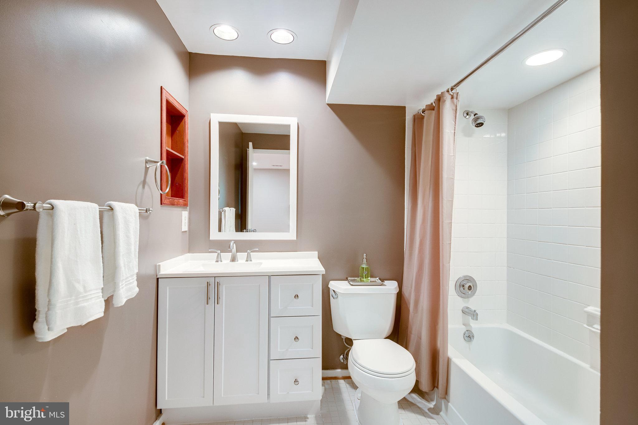 1656 Cedar Hollow Way Reston, VA 20194 - Photo 33 of 36 Full bathroom on lower level with linen closet