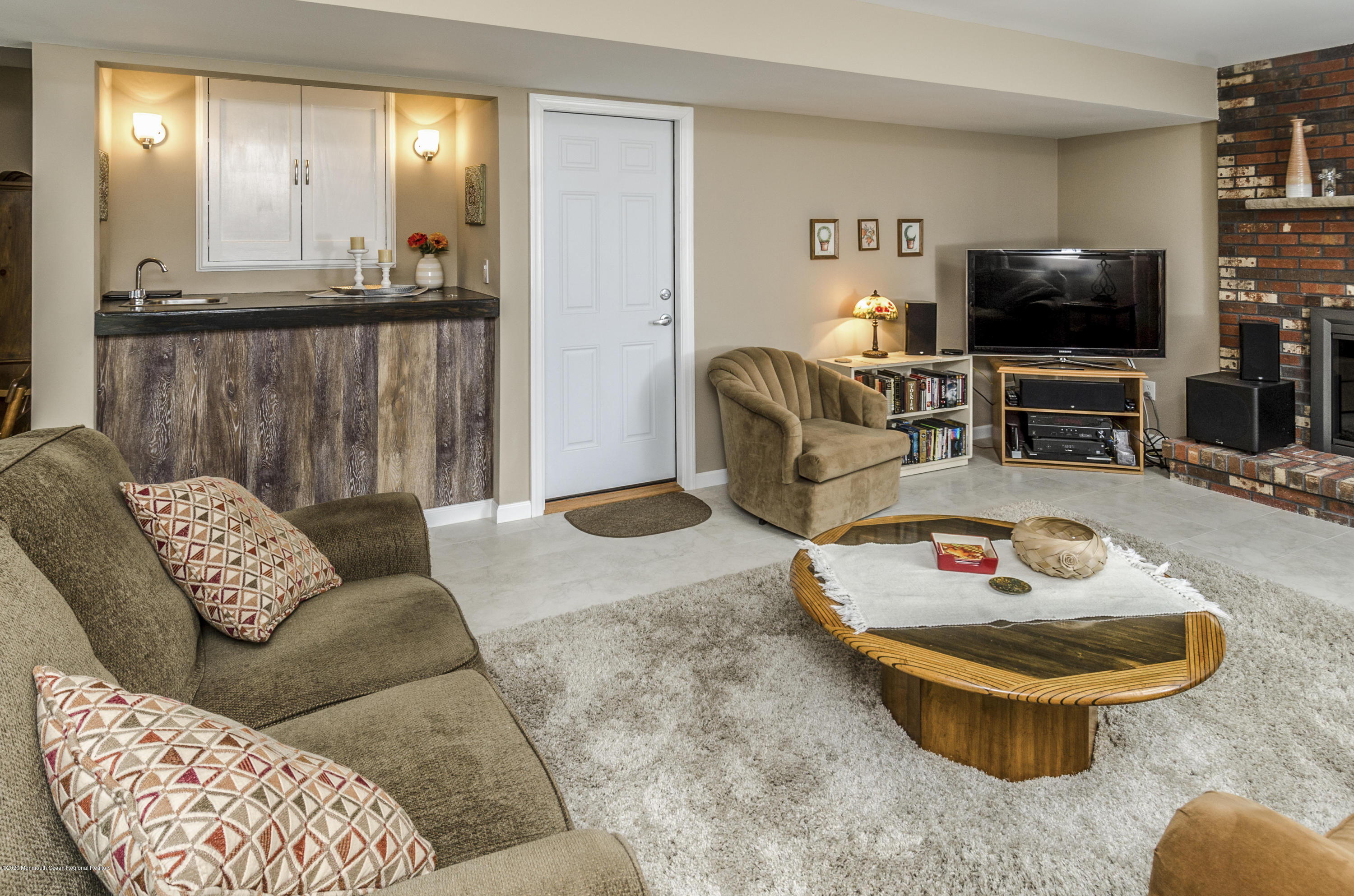 98 Old Post Road Freehold, NJ 07728 - Photo 19 of 41 Family Room