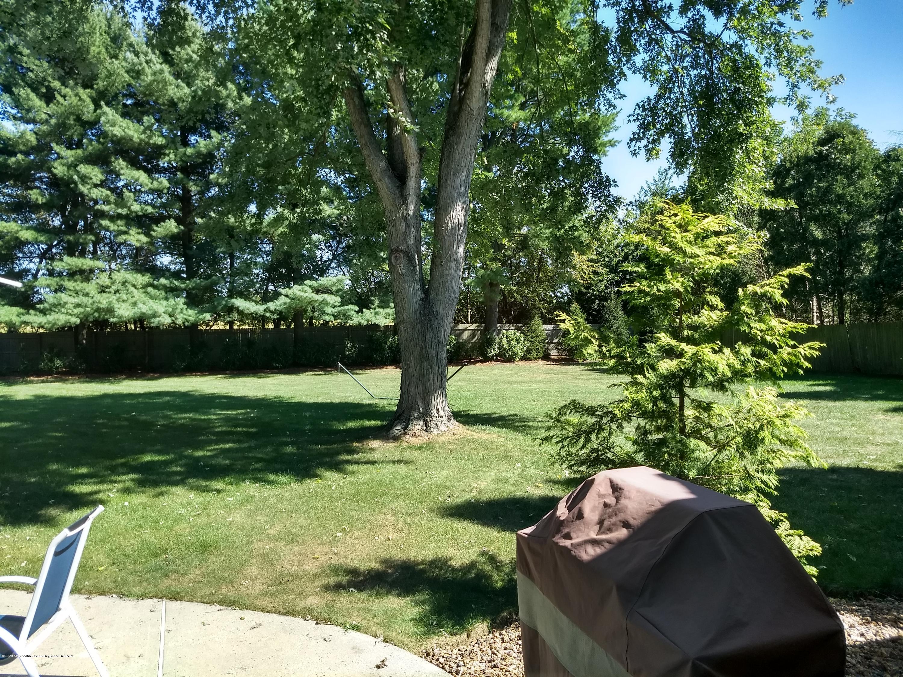 98 Old Post Road Freehold, NJ 07728 - Photo 37 of 41 Summer Yard