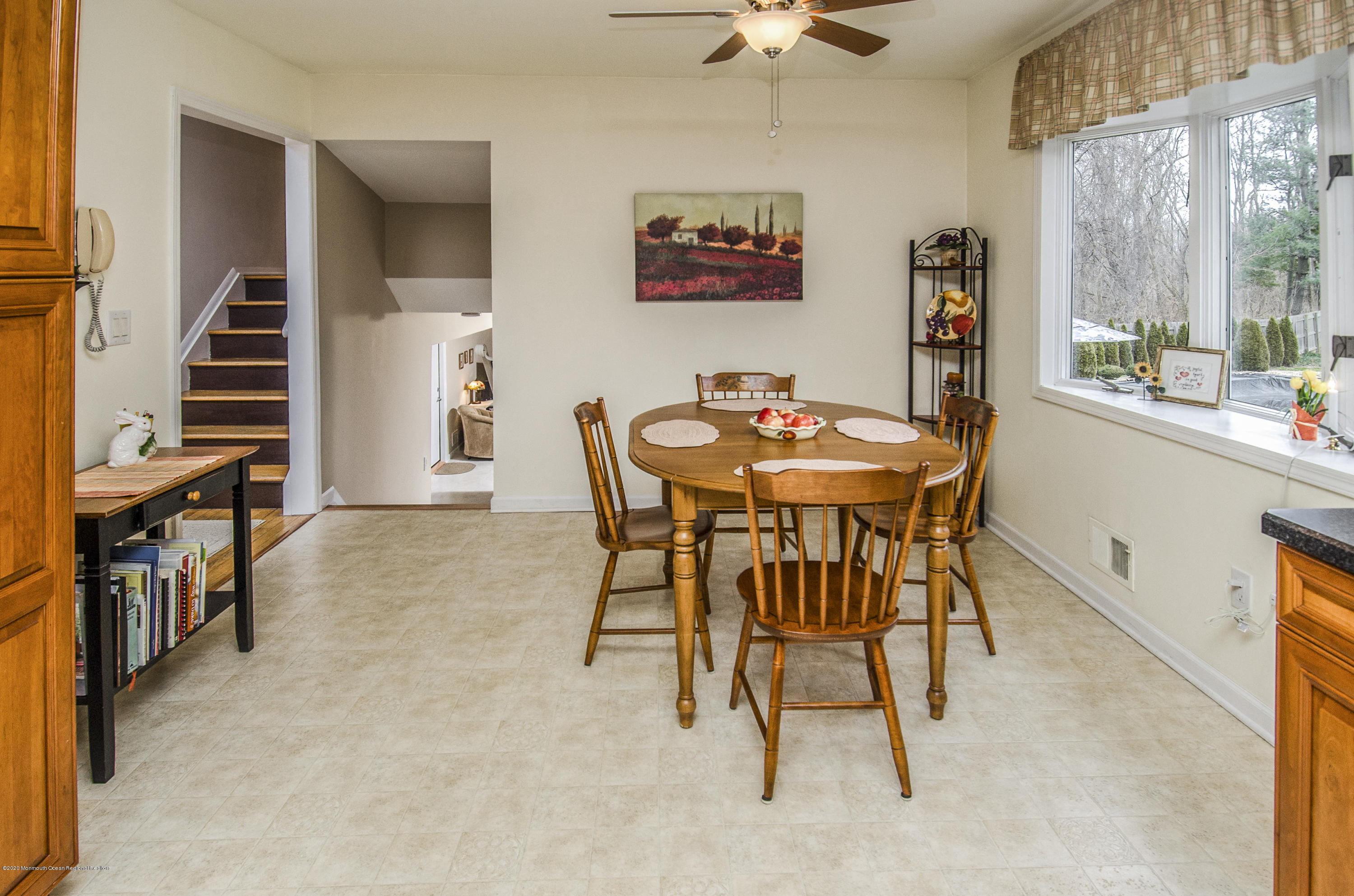 98 Old Post Road Freehold, NJ 07728 - Photo 10 of 41 Dining area