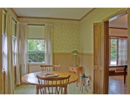 71 Hartshorn Road Providence, RI 02906 - Photo 10 of 20 Kitchen.